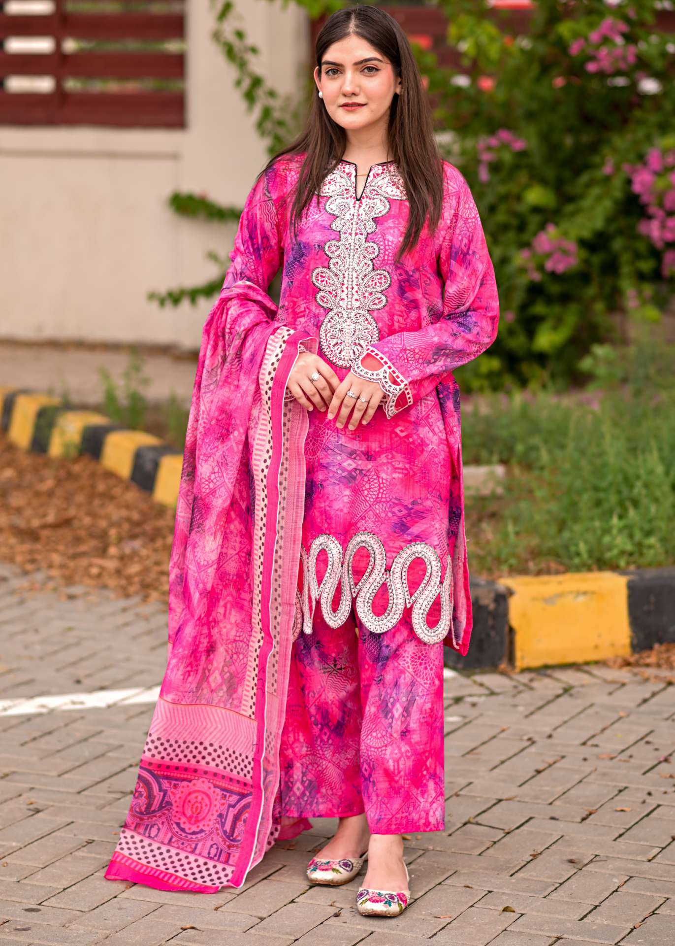 Gulabi Jhalak